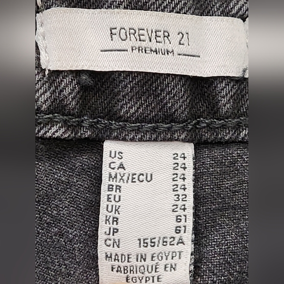 Forever 21 Juniors Loose Fit/90s Fit Black Ripped Jeans Size 24 - Picture 8 of 14